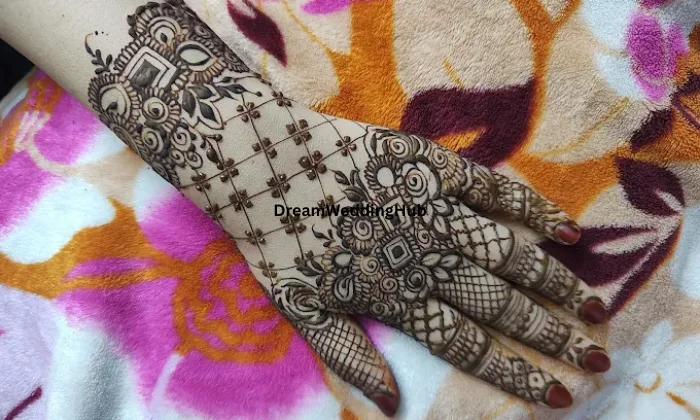 Haniya fatima mehendi artist